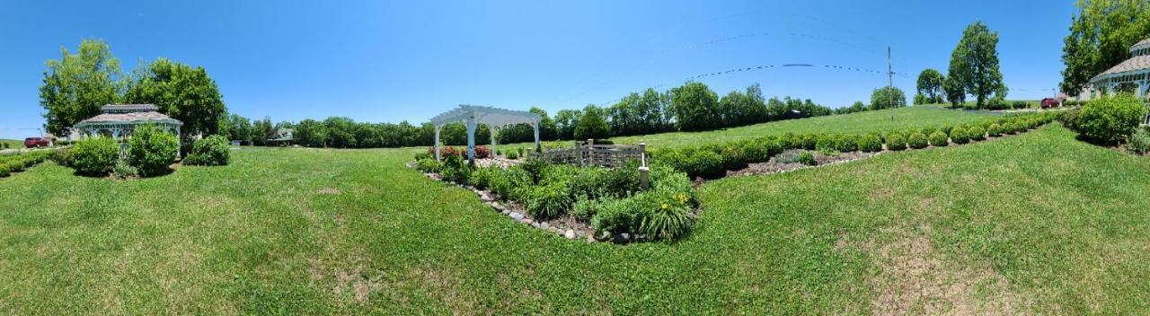 Rabbit Creek Bed & Breakfast Versailles 外观 照片